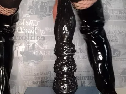 39 x 8 Cm Handshape Dildo in my sissy